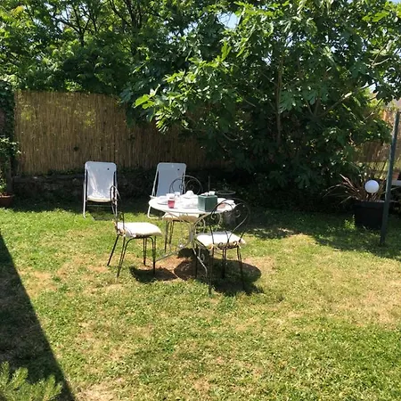 Le Vieux Chai Couette-café 3*